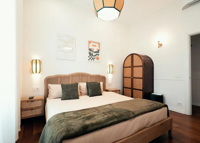 Vatican Chic Apartment *